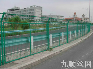 公路護欄網(wǎng)1.jpg